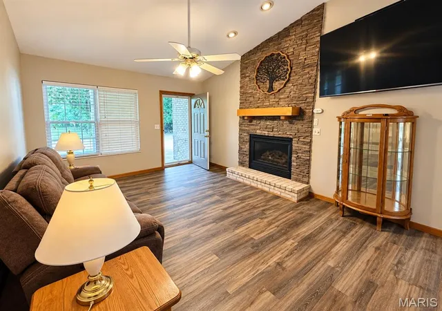 Photo 3 of Multi family home for sale at 720 722 Brittany Ct, Waterloo, IL 62298 | MLS# MIS26061894 | Listing updated on 2026-10-02