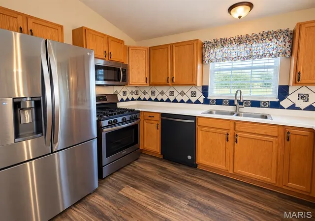 Photo 3 of Multi family home for sale at 720-722 Brittany Ct, Waterloo, IL 62298 | MLS# MIS26061894 | Listing updated on 2026-10-02