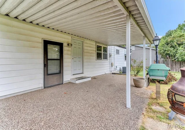 Photo 3 of Sale Pending at 11912 Mckelvey Gdns Dr, Maryland Heights, MO 63043 | MLS# MIS26061895 | Listing updated on 2026-10-02