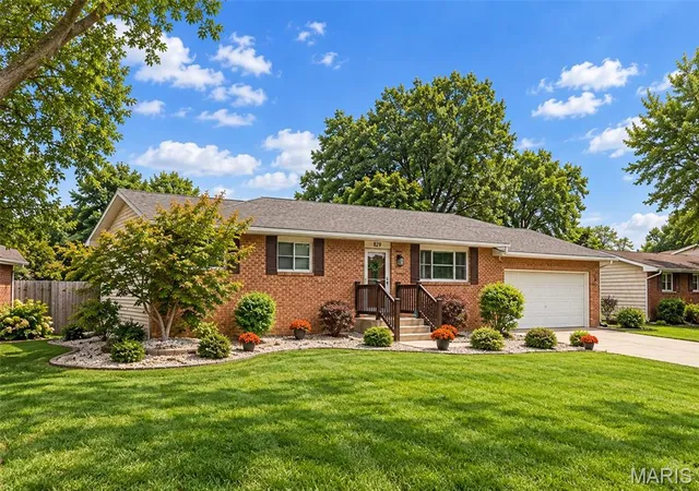 Photo 1 of Single family home for sale at 829 Albers Ln, Bethalto, IL 62010 | MLS# MIS26061901 | Listing updated on 2026-09-26