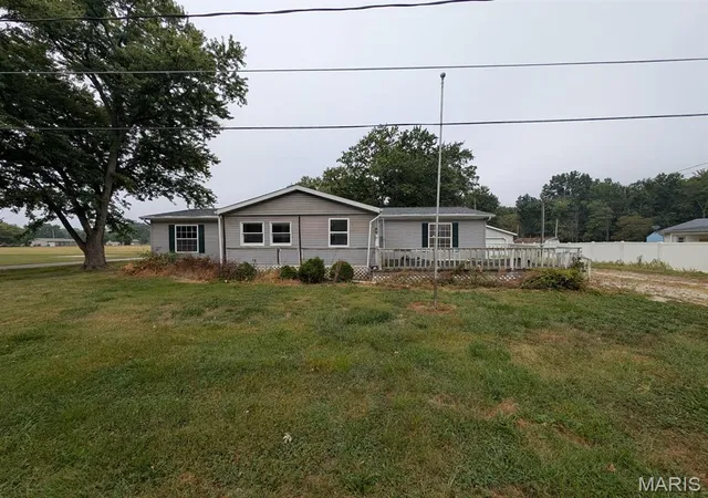 Photo 1 of Manufactured home for sale at 117 S Thompson St, Ramsey, IL 62080 | MLS# MIS26061903 | Listing updated on 2026-09-24