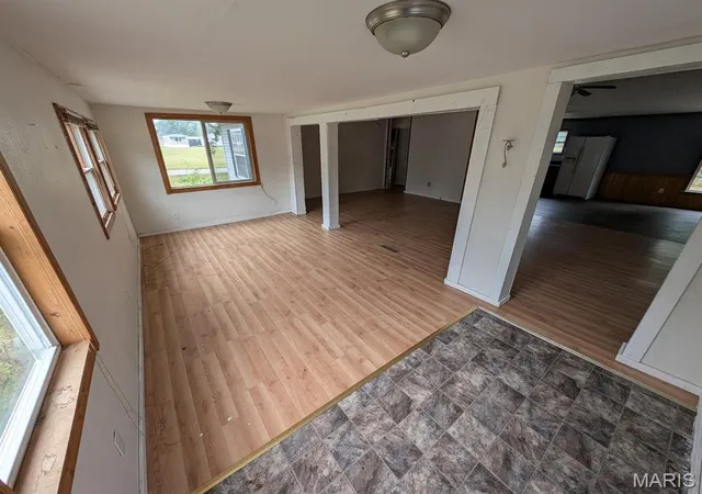 Photo 2 of Manufactured home for sale at 117 S Thompson St, Ramsey, IL 62080 | MLS# MIS26061903 | Listing updated on 2026-09-24
