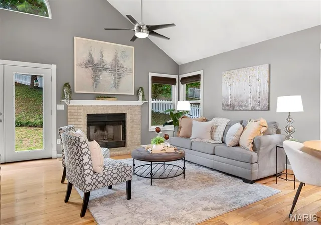 Photo 3 of Sale Pending at 1843 Strawberry Ridge Dr, Ballwin, MO 63021 | MLS# MIS26061904 | Listing updated on 2026-10-04