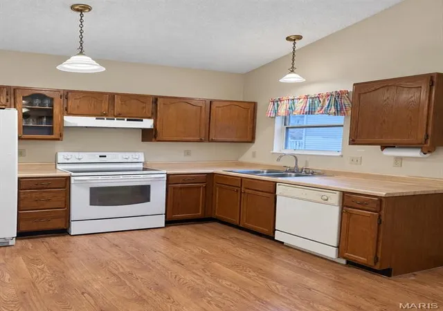 Photo 2 of Single family home for sale at 916 Mill Crk Dr, Imperial, MO 63052 | MLS# MIS26061909 | Listing updated on 2026-09-24
