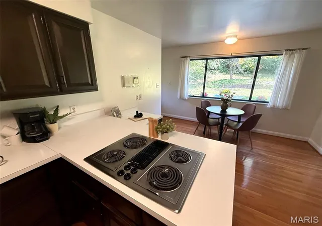 Photo 3 of Single family home for sale at 950 Revere Dr, Saint Louis, MO 63141 | MLS# MIS26061910 | Listing updated on 2026-10-28