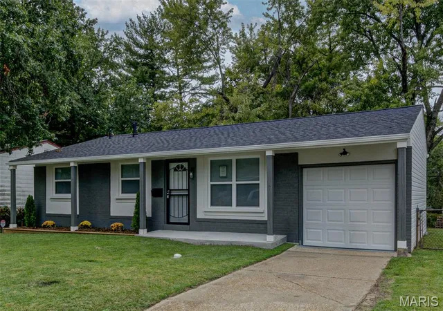 Photo 2 of Single family home for sale at 10237 Royal Dr, Saint Louis, MO 63136 | MLS# MIS26061925 | Listing updated on 2026-09-25