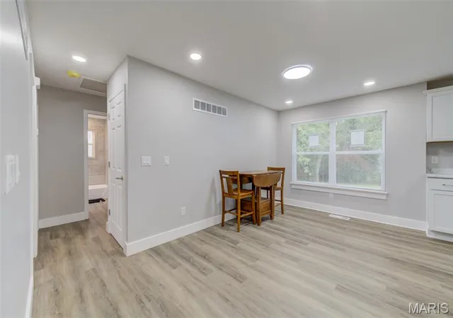 Photo 4 of Single family home for sale at 10237 Royal Dr, Saint Louis, MO 63136 | MLS# MIS26061925 | Listing updated on 2026-09-25