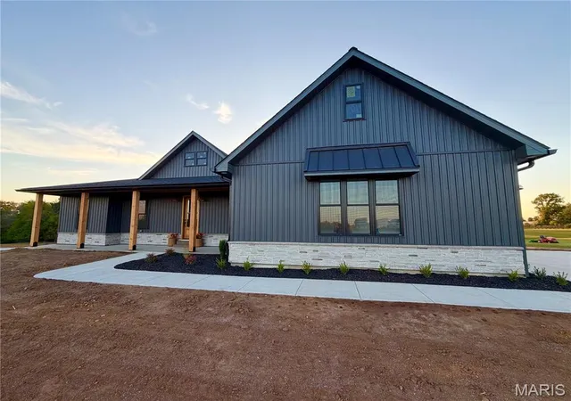 Photo 2 of Single family home for sale at 24557 Meadows Trl, Perry, MO 63462 | MLS# MIS26061928 | Listing updated on 2026-10-08