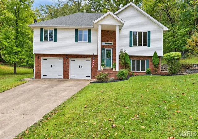 Photo 1 of Single family home for sale at 103 Tiger St, Waynesville, MO 65583 | MLS# MIS26061929 | Listing updated on 2026-09-29