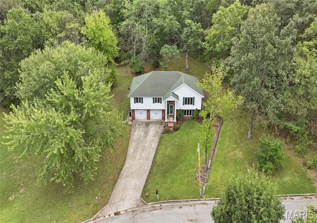 Photo 3 of Single family home for sale at 103 Tiger St, Waynesville, MO 65583 | MLS# MIS26061929 | Listing updated on 2026-09-29