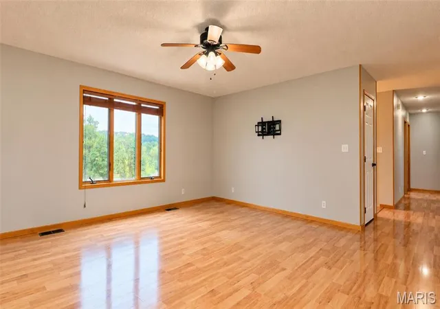 Photo 4 of Single family home for sale at 103 Tiger St, Waynesville, MO 65583 | MLS# MIS26061929 | Listing updated on 2026-09-29