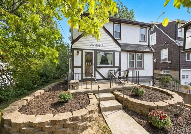 Single family home for sale at 582 N Laclede Sta Rd, Saint Louis, MO 63119 | MLS# MIS26061930