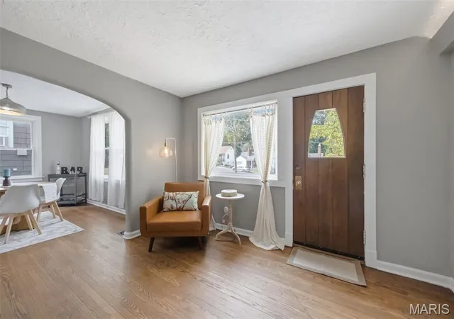 Photo 3 of Single family home for sale at 582 N Laclede Sta Rd, Saint Louis, MO 63119 | MLS# MIS26061930 | Listing updated on 2026-10-22