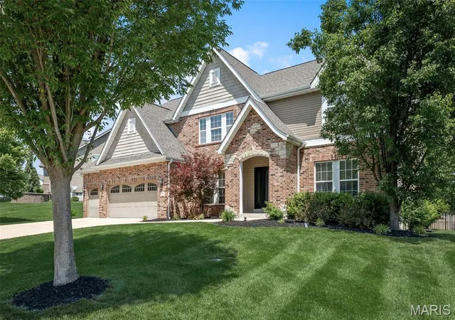 Photo 1 of Single family home for sale at 121 Fox Hvn Dr, O Fallon, MO 63368 | MLS# MIS26061941 | Listing updated on 2026-10-07