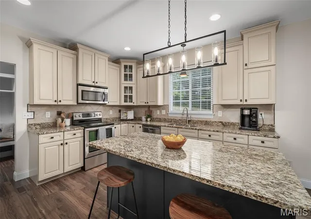Photo 2 of Single family home for sale at 121 Fox Hvn Dr, O Fallon, MO 63368 | MLS# MIS26061941 | Listing updated on 2026-10-07