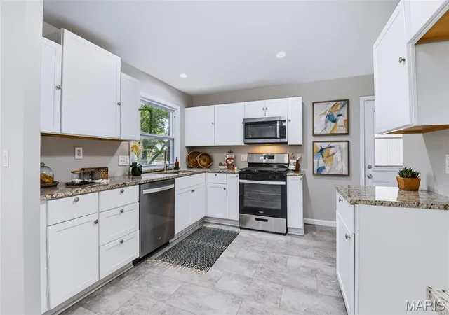 Photo 3 of Sale Pending at 11097 Worchester Dr, Saint Louis, MO 63136 | MLS# MIS26061947 | Listing updated on 2026-09-29