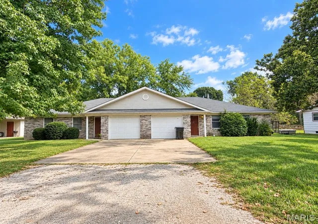 Photo 1 of Sale Pending at 207 E Charles St #1-2, Saint James, MO 65559 | MLS# MIS26061949 | Listing updated on 2026-10-06