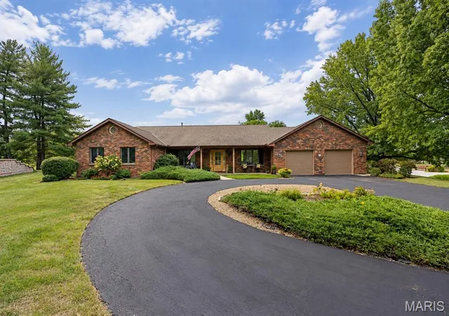 Single family home for sale at 3 Foxmoor, Lebanon, IL 62254 | MLS# MIS26061957