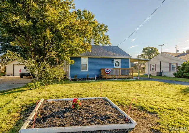 Photo 1 of Single family home for sale at 1713 Moro Ave, Granite City, IL 62040 | MLS# MIS26061959 | Listing updated on 2026-10-07