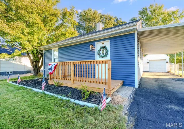 Photo 3 of Single family home for sale at 1713 Moro Ave, Granite City, IL 62040 | MLS# MIS26061959 | Listing updated on 2026-10-07
