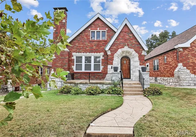 Single family home for sale at 1620 Grape Ave, Saint Louis, MO 63147 | MLS# MIS26061961