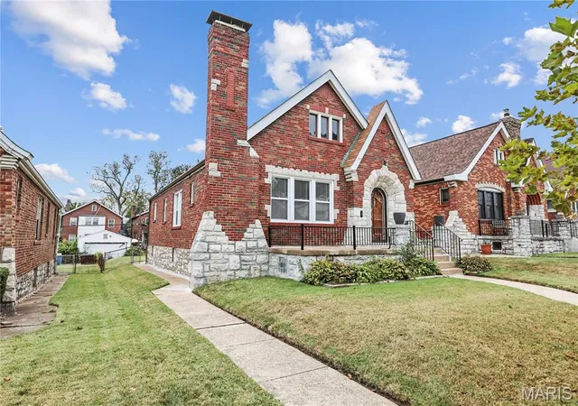 Photo 2 of Single family home for sale at 1620 Grape Ave, Saint Louis, MO 63147 | MLS# MIS26061961 | Listing updated on 2026-10-05