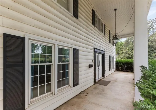 Photo 3 of Single family home for sale at 900 Park Ave, Chester, IL 62233 | MLS# MIS26061963 | Listing updated on 2026-10-12