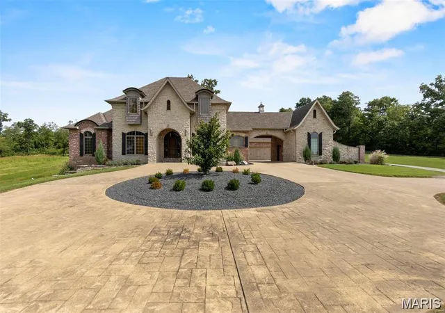 Photo 2 of Sale Pending at 499 Mossy Oak Ridge, Cape Girardeau, MO 63701 | MLS# MIS26061965 | Listing updated on 2026-10-06