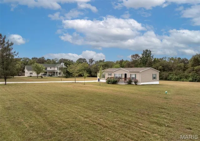 Photo 2 of Manufactured home for sale at 26039 Rynelle Dr, Wright City, MO 63390 | MLS# MIS26061967 | Listing updated on 2026-10-06