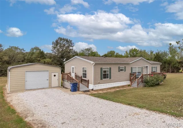 Photo 3 of Manufactured home for sale at 26039 Rynelle Dr, Wright City, MO 63390 | MLS# MIS26061967 | Listing updated on 2026-10-06