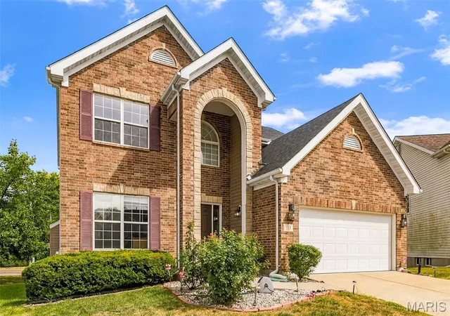 Photo 1 of Single family home for sale at 10 Ashbury Xing Ct, Florissant, MO 63034 | MLS# MIS26061973 | Listing updated on 2026-10-05