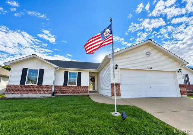 Photo 1 of Single family home for sale at 2162 Warwick Castle, Imperial, MO 63052 | MLS# MIS26061979 | Listing updated on 2026-10-04