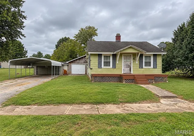 Photo 1 of Sale Pending at 204 Wilson, Valier, IL 62891 | MLS# MIS26061980 | Listing updated on 2026-10-20