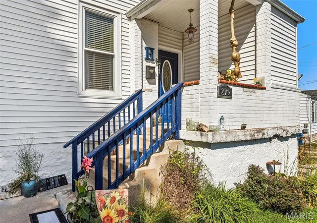 Photo 3 of Single family home for sale at 279 Old County Rd, Saint Louis, MO 63125 | MLS# MIS26061990 | Listing updated on 2026-10-09
