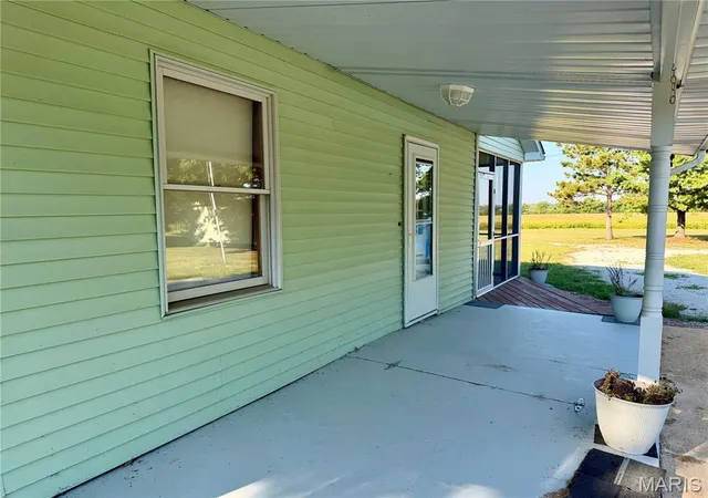 Photo 4 of Single family home for sale at 5059 Smith Dr, Edwardsville, IL 62025 | MLS# MIS26061992 | Listing updated on 2026-09-25