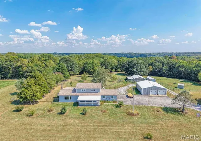 Photo 1 of Single family home for sale at 370 Hall Ln, Sorento, IL 62086 | MLS# MIS26061993 | Listing updated on 2026-10-19