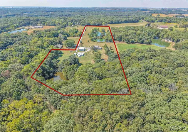 Photo 3 of Single family home for sale at 370 Hall Ln, Sorento, IL 62086 | MLS# MIS26061993 | Listing updated on 2026-10-19