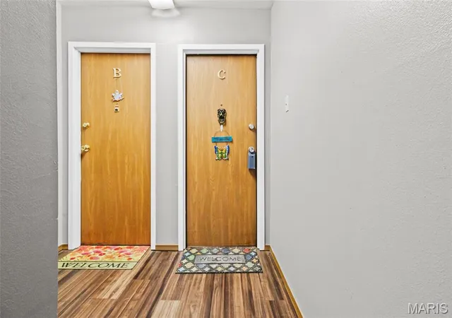 Listing Photo 4 - Condo for sale in building located at 9421 Grn Park Gdns Dr, Saint Louis, MO 63123 - Unit #C