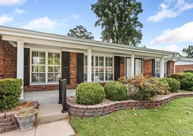 Photo 3 of Single family home for sale at 4126 Concord Oaks Dr, Saint Louis, MO 63128 | MLS# MIS26061999 | Listing updated on 2026-10-05