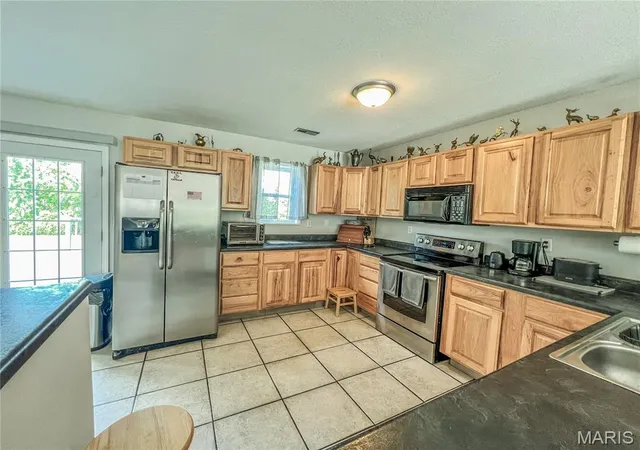 Photo 3 of Single family home for sale at 408 Mcmurry St, Paris, MO 65275 | MLS# MIS26062007 | Listing updated on 2026-09-28