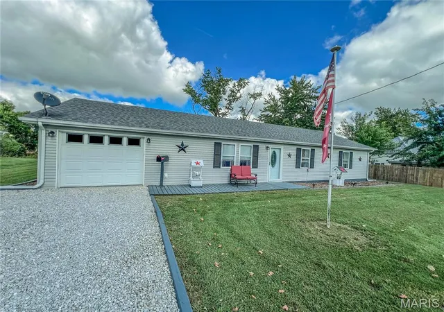 Photo 1 of Single family home for sale at 408 Mcmurry St, Paris, MO 65275 | MLS# MIS26062007 | Listing updated on 2026-09-28