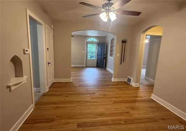 Photo 4 of Single family home for sale at 260 N Locust St, Hannibal, MO 63401 | MLS# MIS26062012 | Listing updated on 2026-09-29