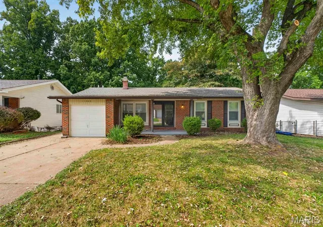 Photo 2 of Single family home for sale at 11305 Parkmont Dr, Saint Louis, MO 63138 | MLS# MIS26062014 | Listing updated on 2026-09-27
