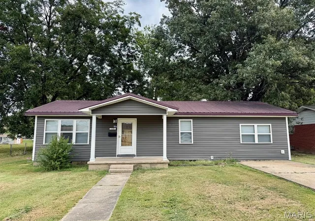 Photo 1 of Single family home for sale at 328 W Oak St, Dexter, MO 63841 | MLS# MIS26062019 | Listing updated on 2026-09-25