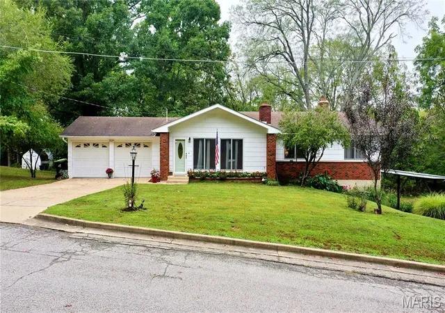 Single family home for sale at 6 Great Oaks Dr, Salem, MO 65560 | MLS# MIS26062021