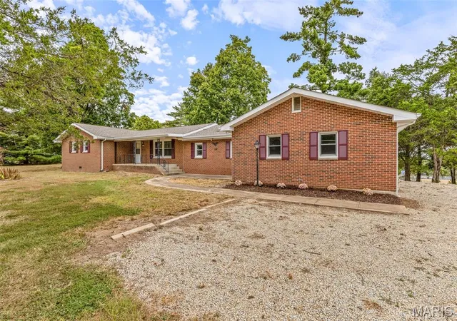 Photo 2 of Single family home for sale at 217 Fir St, Desloge, MO 63601 | MLS# MIS26062024 | Listing updated on 2026-09-26
