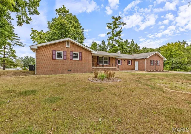 Photo 3 of Single family home for sale at 217 Fir St, Desloge, MO 63601 | MLS# MIS26062024 | Listing updated on 2026-09-26