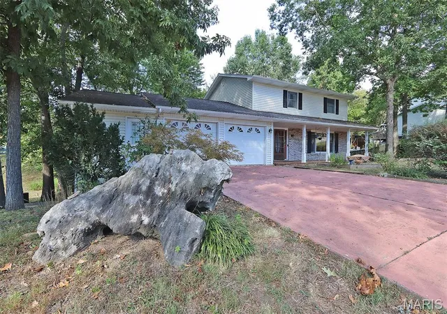 Photo 3 of Single family home for sale at 2010 Pamela Dr, Cape Girardeau, MO 63701 | MLS# MIS26062027 | Listing updated on 2026-09-30