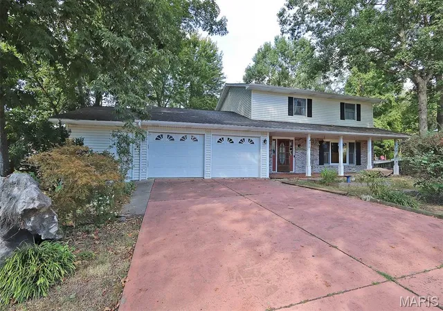Photo 3 of Single family home for sale at 2010 Pamela Dr, Cape Girardeau, MO 63701 | MLS# MIS26062027 | Listing updated on 2026-09-30