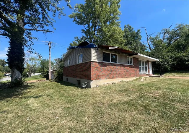 Photo 2 of Single family home for sale at 2241 Empress Dr, Saint Louis, MO 63136 | MLS# MIS26062038 | Listing updated on 2026-09-25